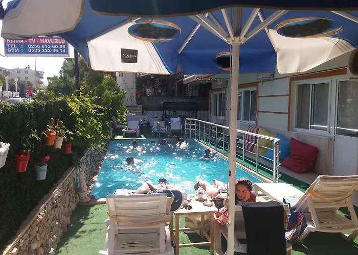Uc Mevsim Otel 3*