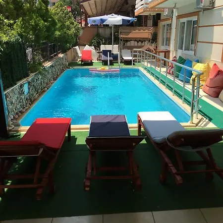 Uc Mevsim Hotel